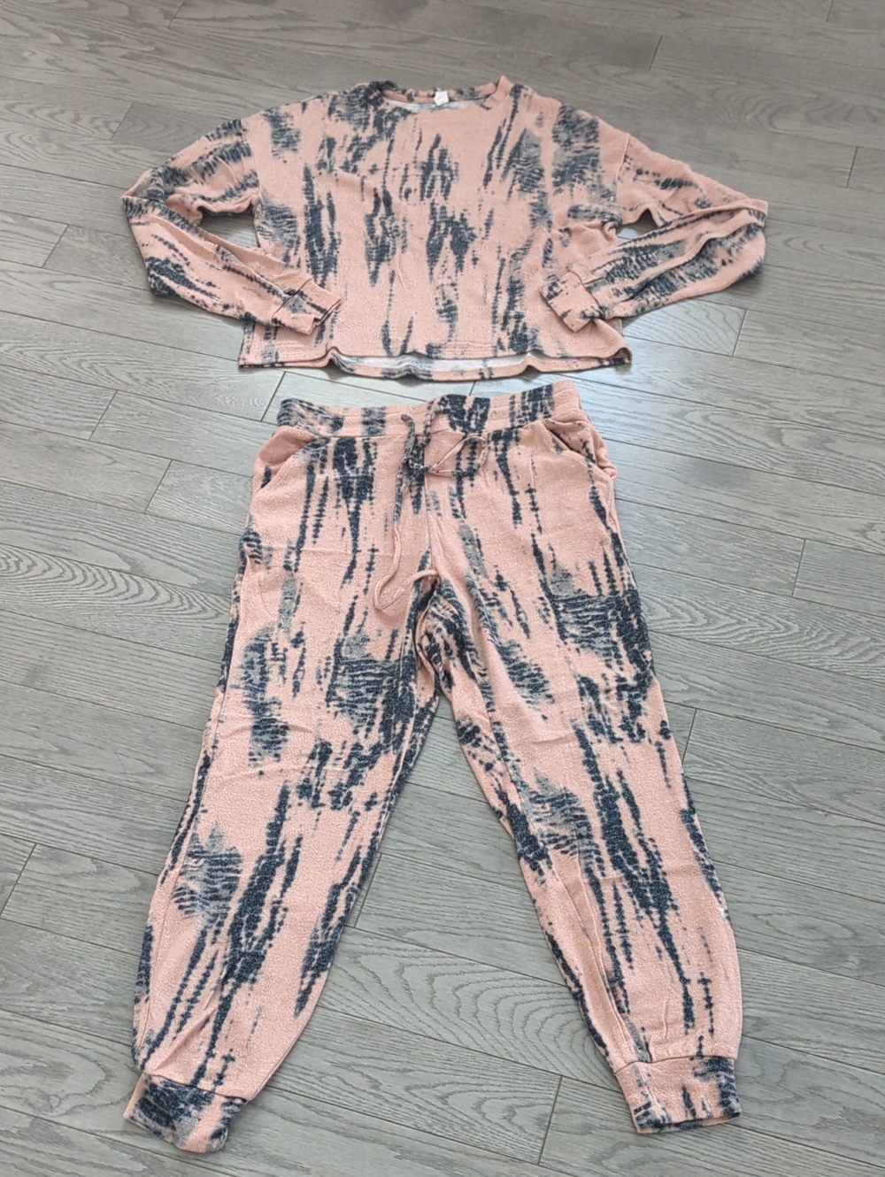 Women's Pink Tie-Dye Lounge Wear Set - Cozy Top & Jogger Pants -size Small - Picture 2 of 7